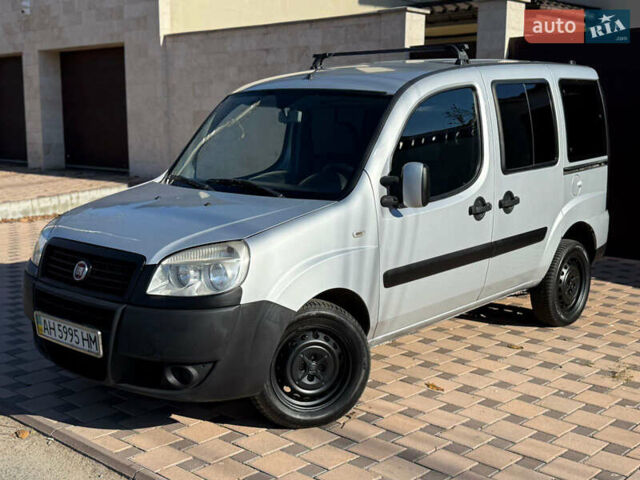 Серый Фиат Добло, объемом двигателя 1.3 л и пробегом 180 тыс. км за 5999 $, фото 2 на Automoto.ua
