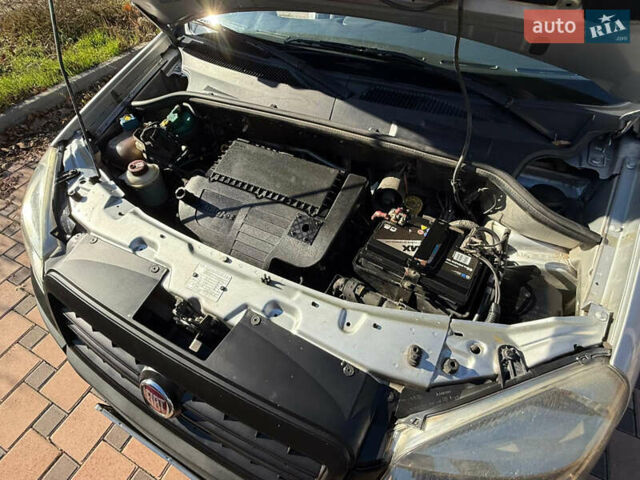 Серый Фиат Добло, объемом двигателя 1.3 л и пробегом 180 тыс. км за 5999 $, фото 46 на Automoto.ua