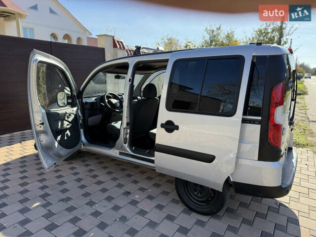 Серый Фиат Добло, объемом двигателя 1.3 л и пробегом 180 тыс. км за 7700 $, фото 2 на Automoto.ua