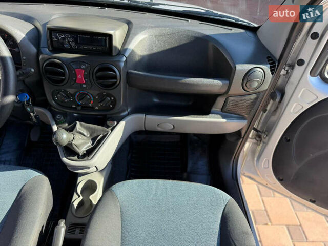Серый Фиат Добло, объемом двигателя 1.3 л и пробегом 180 тыс. км за 5999 $, фото 39 на Automoto.ua