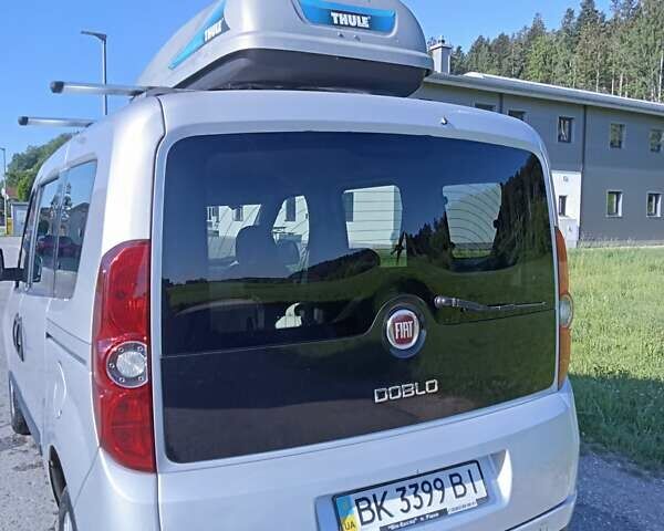 Серый Фиат Добло, объемом двигателя 1.25 л и пробегом 84 тыс. км за 8000 $, фото 5 на Automoto.ua