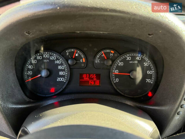 Серый Фиат Добло, объемом двигателя 1.3 л и пробегом 180 тыс. км за 5999 $, фото 12 на Automoto.ua