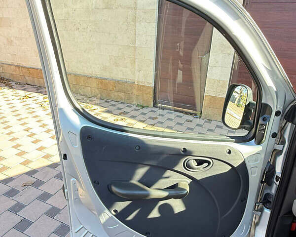 Серый Фиат Добло, объемом двигателя 1.3 л и пробегом 180 тыс. км за 5999 $, фото 47 на Automoto.ua