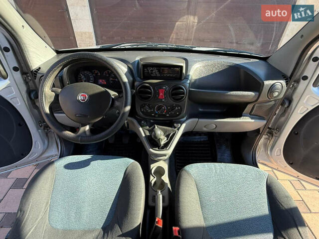 Серый Фиат Добло, объемом двигателя 1.3 л и пробегом 180 тыс. км за 5999 $, фото 62 на Automoto.ua