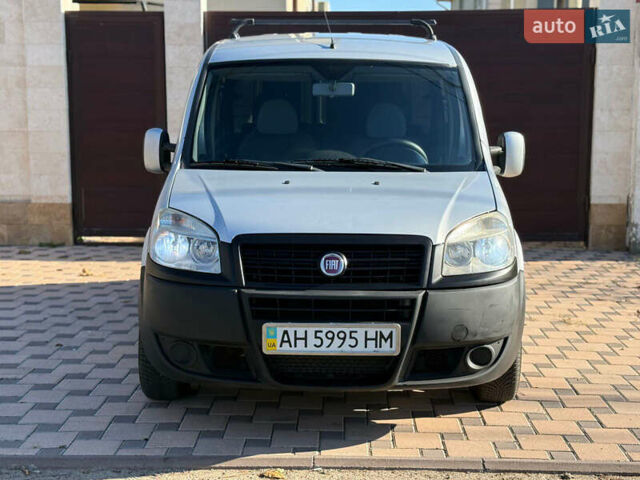 Серый Фиат Добло, объемом двигателя 1.3 л и пробегом 180 тыс. км за 5999 $, фото 1 на Automoto.ua