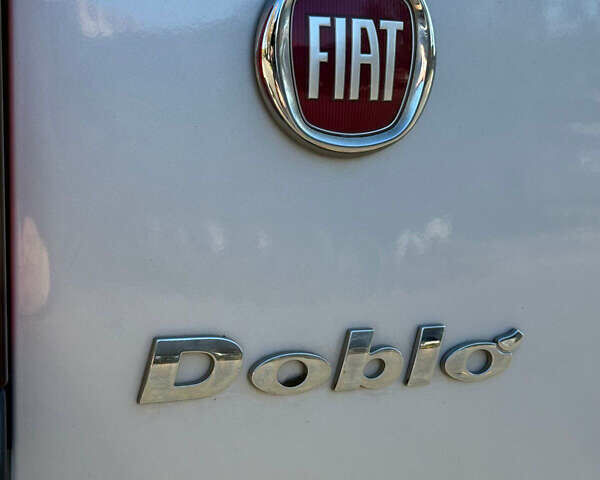 Серый Фиат Добло, объемом двигателя 1.3 л и пробегом 180 тыс. км за 5999 $, фото 36 на Automoto.ua