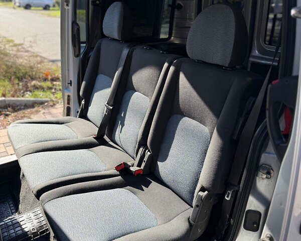 Серый Фиат Добло, объемом двигателя 1.3 л и пробегом 180 тыс. км за 5999 $, фото 29 на Automoto.ua