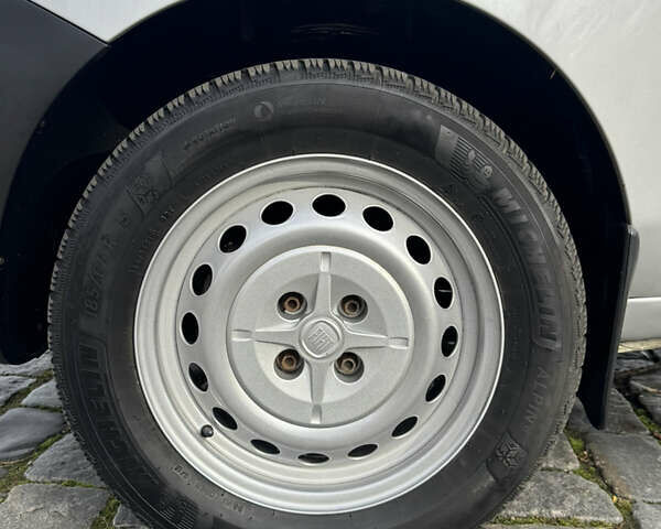 Серый Фиат Добло, объемом двигателя 1.25 л и пробегом 84 тыс. км за 9999 $, фото 41 на Automoto.ua