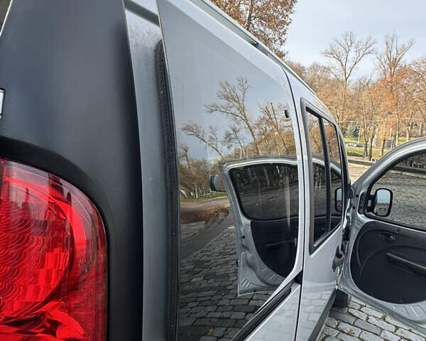 Серый Фиат Добло, объемом двигателя 1.25 л и пробегом 84 тыс. км за 9999 $, фото 32 на Automoto.ua