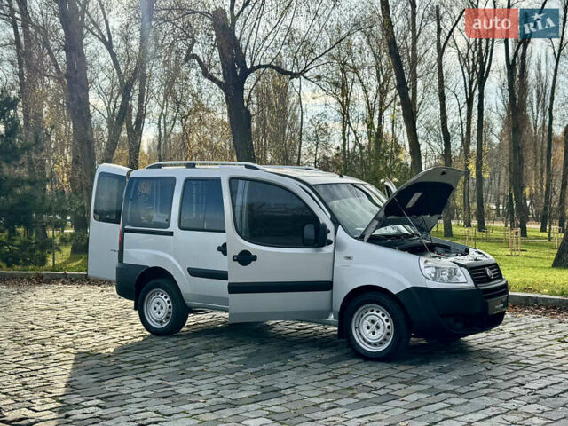 Серый Фиат Добло, объемом двигателя 1.25 л и пробегом 84 тыс. км за 9999 $, фото 25 на Automoto.ua
