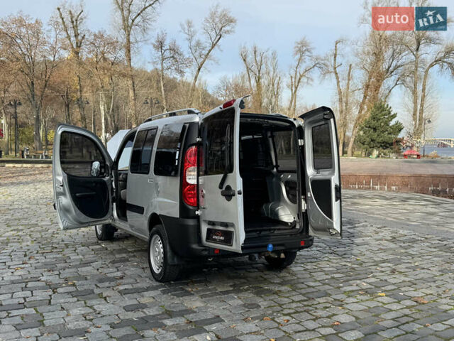 Серый Фиат Добло, объемом двигателя 1.25 л и пробегом 84 тыс. км за 9999 $, фото 23 на Automoto.ua