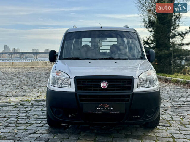 Серый Фиат Добло, объемом двигателя 1.25 л и пробегом 84 тыс. км за 9999 $, фото 1 на Automoto.ua