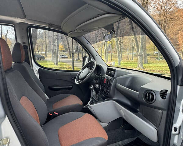 Серый Фиат Добло, объемом двигателя 1.25 л и пробегом 84 тыс. км за 9999 $, фото 11 на Automoto.ua