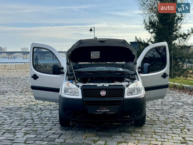 Серый Фиат Добло, объемом двигателя 1.25 л и пробегом 84 тыс. км за 9999 $, фото 26 на Automoto.ua