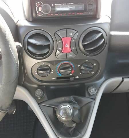 Серый Фиат Добло, объемом двигателя 1.3 л и пробегом 140 тыс. км за 5200 $, фото 10 на Automoto.ua