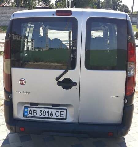 Серый Фиат Добло, объемом двигателя 1.3 л и пробегом 140 тыс. км за 5200 $, фото 3 на Automoto.ua