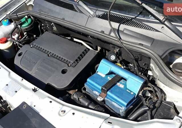 Серый Фиат Добло, объемом двигателя 1.3 л и пробегом 140 тыс. км за 5200 $, фото 23 на Automoto.ua