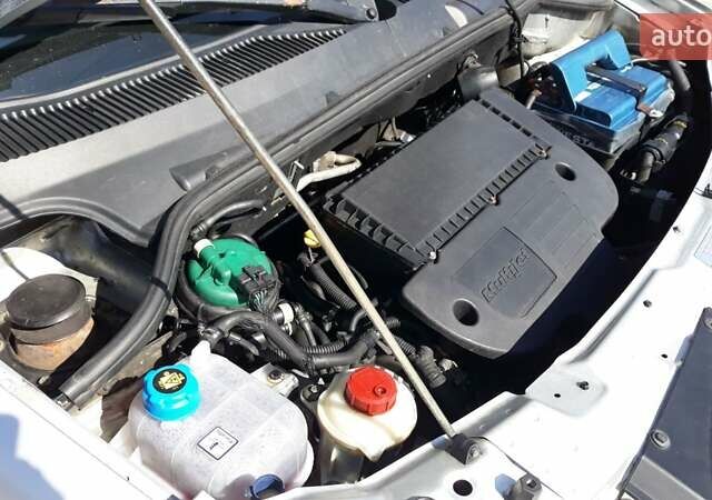 Серый Фиат Добло, объемом двигателя 1.3 л и пробегом 140 тыс. км за 5200 $, фото 22 на Automoto.ua