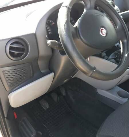 Серый Фиат Добло, объемом двигателя 1.3 л и пробегом 140 тыс. км за 5200 $, фото 13 на Automoto.ua