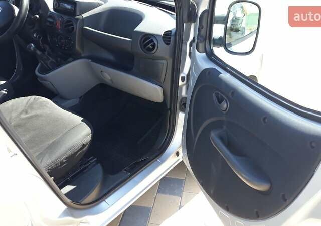 Серый Фиат Добло, объемом двигателя 1.3 л и пробегом 140 тыс. км за 5200 $, фото 20 на Automoto.ua