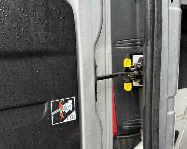 Серый Фиат Добло, объемом двигателя 1.6 л и пробегом 212 тыс. км за 9300 $, фото 19 на Automoto.ua