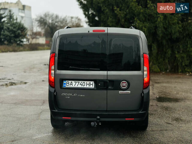 Серый Фиат Добло, объемом двигателя 1.6 л и пробегом 260 тыс. км за 12150 $, фото 7 на Automoto.ua