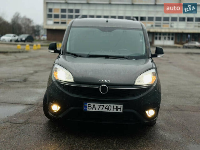 Серый Фиат Добло, объемом двигателя 1.6 л и пробегом 260 тыс. км за 12150 $, фото 3 на Automoto.ua
