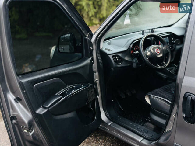 Серый Фиат Добло, объемом двигателя 1.6 л и пробегом 260 тыс. км за 12150 $, фото 24 на Automoto.ua