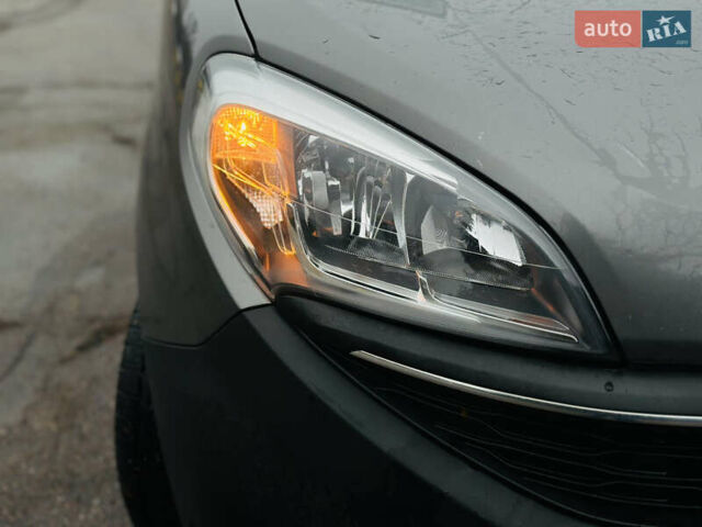 Серый Фиат Добло, объемом двигателя 1.6 л и пробегом 260 тыс. км за 12150 $, фото 11 на Automoto.ua