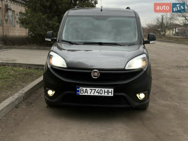 Серый Фиат Добло, объемом двигателя 1.6 л и пробегом 260 тыс. км за 12150 $, фото 41 на Automoto.ua