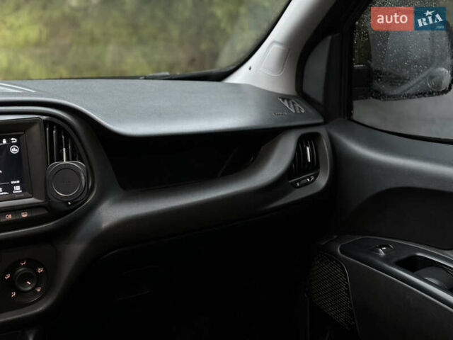 Серый Фиат Добло, объемом двигателя 1.6 л и пробегом 260 тыс. км за 12150 $, фото 36 на Automoto.ua