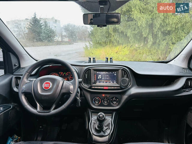Серый Фиат Добло, объемом двигателя 1.6 л и пробегом 260 тыс. км за 12150 $, фото 23 на Automoto.ua