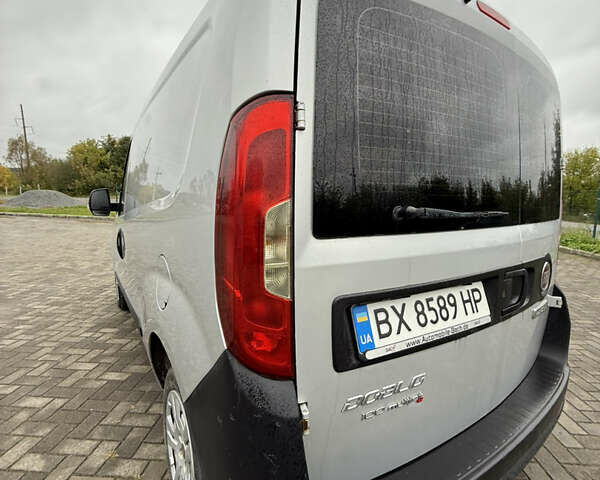 Серый Фиат Добло, объемом двигателя 1.6 л и пробегом 212 тыс. км за 9300 $, фото 9 на Automoto.ua