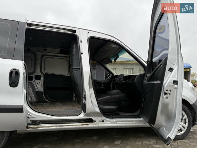 Серый Фиат Добло, объемом двигателя 1.6 л и пробегом 212 тыс. км за 9300 $, фото 15 на Automoto.ua