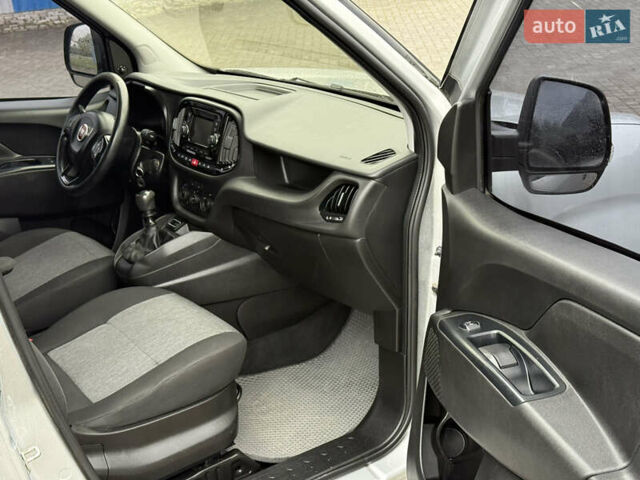 Серый Фиат Добло, объемом двигателя 1.6 л и пробегом 212 тыс. км за 9300 $, фото 12 на Automoto.ua