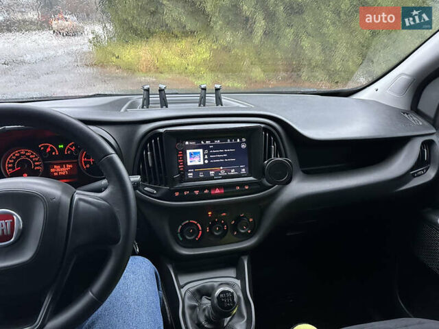 Серый Фиат Добло, объемом двигателя 1.6 л и пробегом 260 тыс. км за 12150 $, фото 25 на Automoto.ua