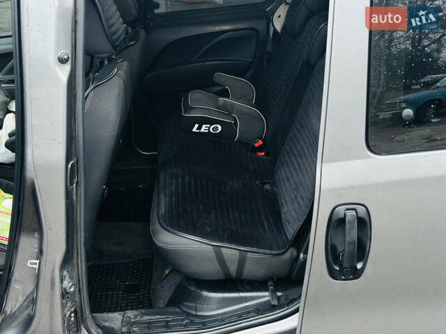 Серый Фиат Добло, объемом двигателя 1.6 л и пробегом 260 тыс. км за 12150 $, фото 15 на Automoto.ua