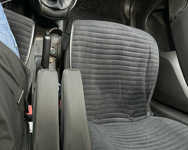 Серый Фиат Добло, объемом двигателя 1.6 л и пробегом 260 тыс. км за 12150 $, фото 31 на Automoto.ua