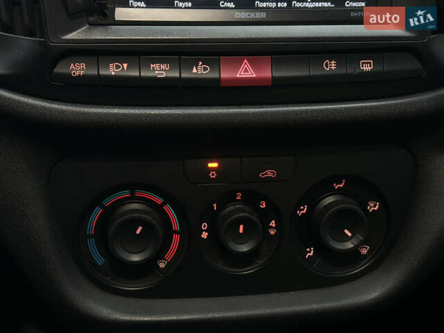 Серый Фиат Добло, объемом двигателя 1.6 л и пробегом 260 тыс. км за 12150 $, фото 38 на Automoto.ua