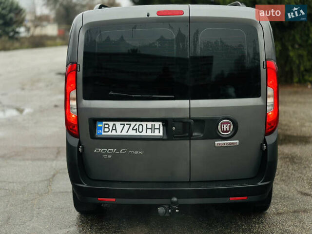Серый Фиат Добло, объемом двигателя 1.6 л и пробегом 260 тыс. км за 12150 $, фото 9 на Automoto.ua