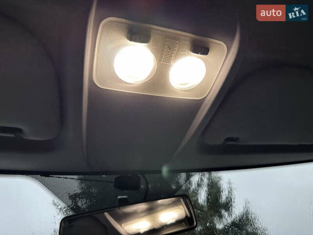 Серый Фиат Добло, объемом двигателя 1.6 л и пробегом 260 тыс. км за 12150 $, фото 28 на Automoto.ua