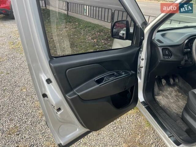 Сірий Фіат Добло, об'ємом двигуна 1.25 л та пробігом 157 тис. км за 10900 $, фото 7 на Automoto.ua