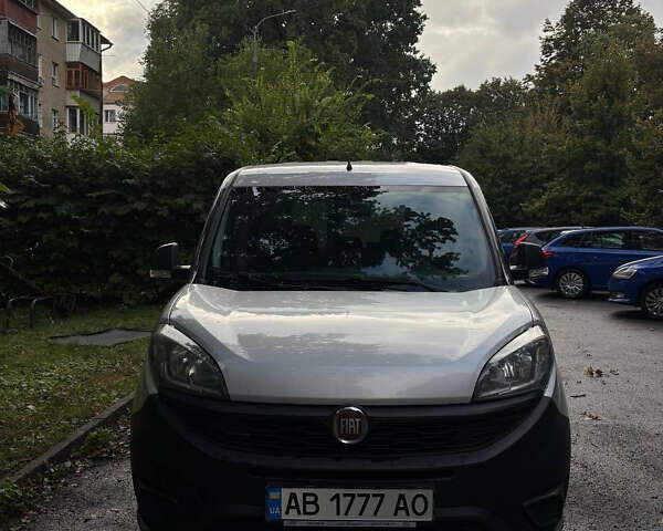 Серый Фиат Добло, объемом двигателя 1.25 л и пробегом 160 тыс. км за 10000 $, фото 3 на Automoto.ua