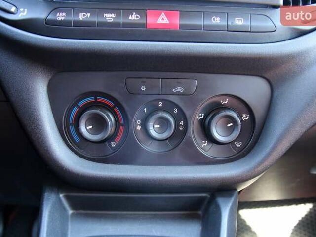 Серый Фиат Добло, объемом двигателя 1.37 л и пробегом 107 тыс. км за 9999 $, фото 14 на Automoto.ua