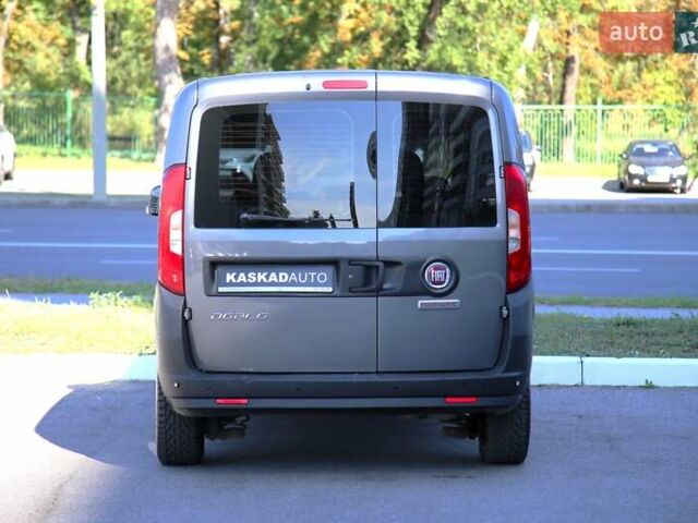 Серый Фиат Добло, объемом двигателя 1.37 л и пробегом 107 тыс. км за 9999 $, фото 4 на Automoto.ua