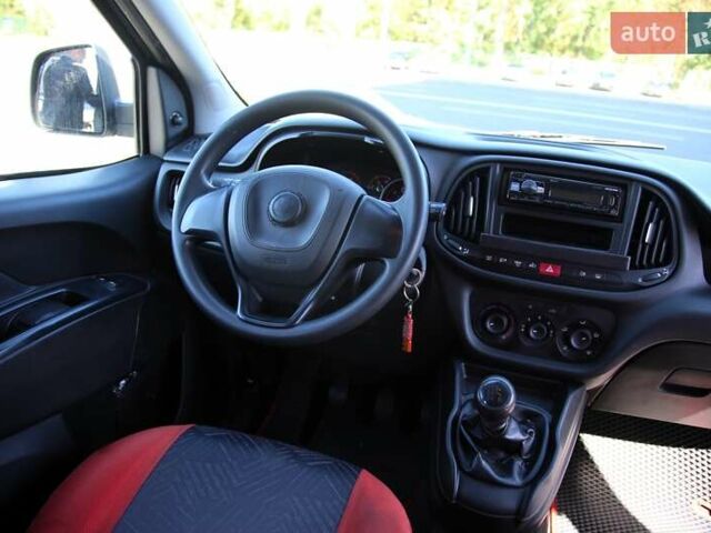 Серый Фиат Добло, объемом двигателя 1.37 л и пробегом 107 тыс. км за 9999 $, фото 10 на Automoto.ua