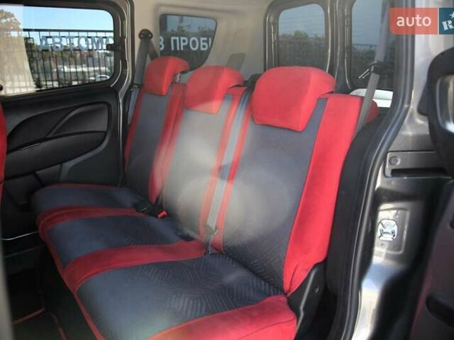 Серый Фиат Добло, объемом двигателя 1.37 л и пробегом 107 тыс. км за 9999 $, фото 7 на Automoto.ua