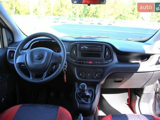 Серый Фиат Добло, объемом двигателя 1.37 л и пробегом 107 тыс. км за 9999 $, фото 11 на Automoto.ua