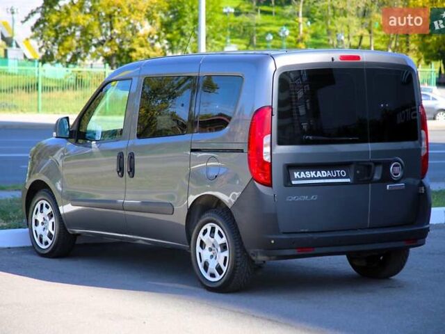 Серый Фиат Добло, объемом двигателя 1.37 л и пробегом 107 тыс. км за 9999 $, фото 3 на Automoto.ua