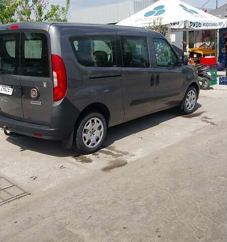 Серый Фиат Добло, объемом двигателя 1.37 л и пробегом 190 тыс. км за 13900 $, фото 5 на Automoto.ua